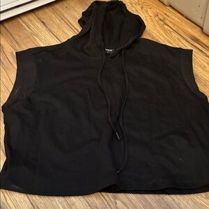 Black Sleeveless Hoodie Crop Top (Bin W)